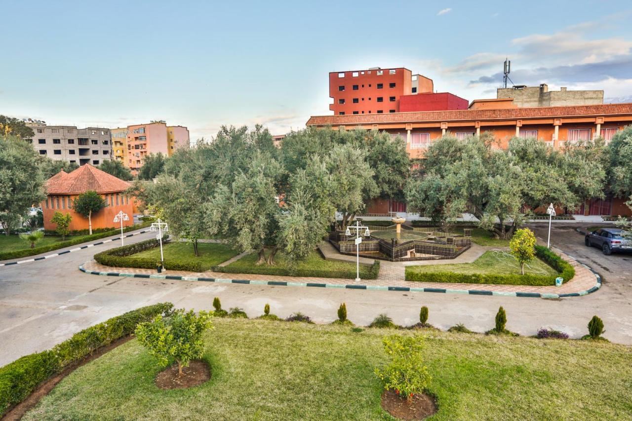 Hotel Complexe El Bassatine Beni Mellal Exterior foto