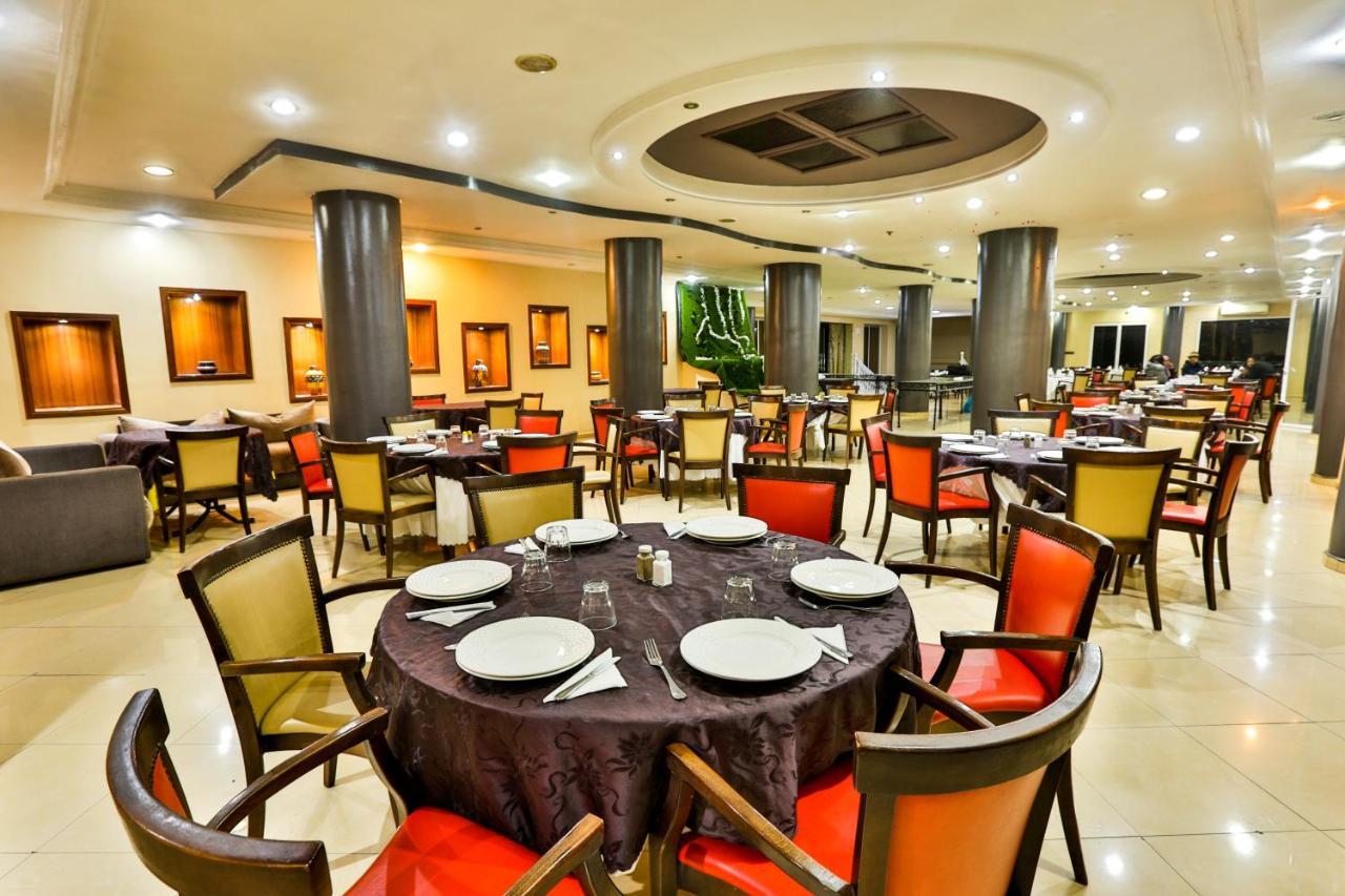 Hotel Complexe El Bassatine Beni Mellal Exterior foto