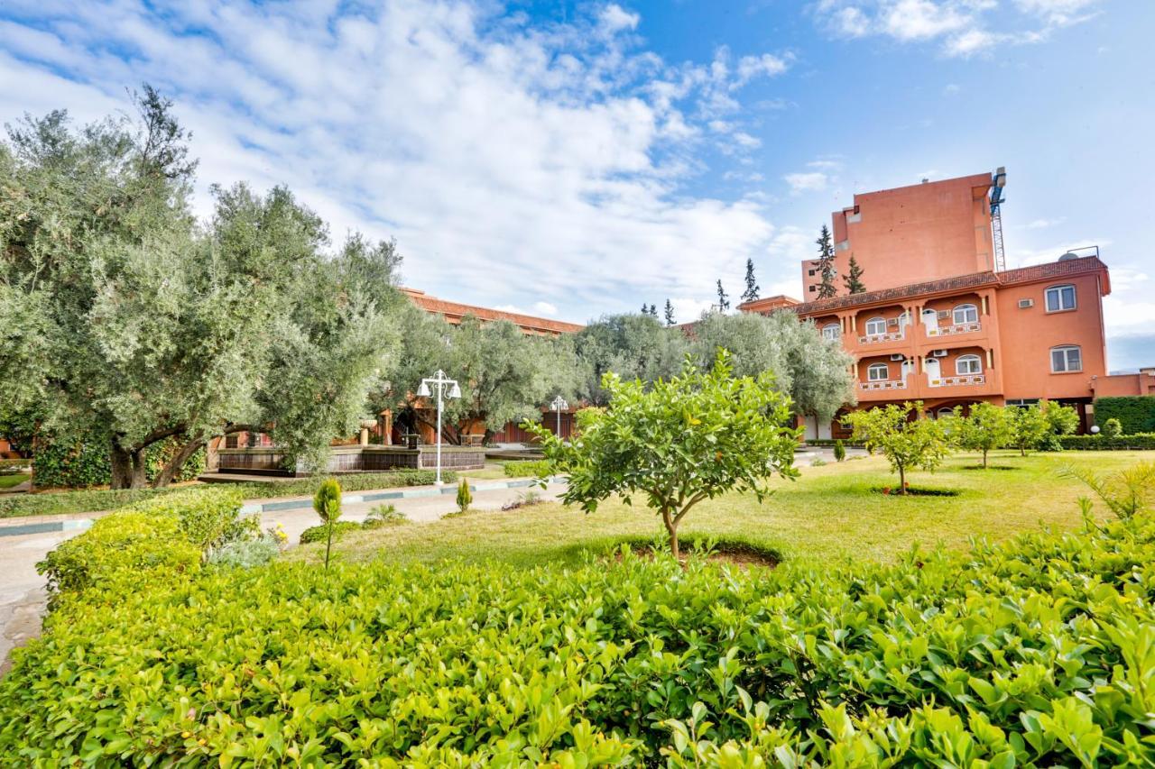 Hotel Complexe El Bassatine Beni Mellal Exterior foto