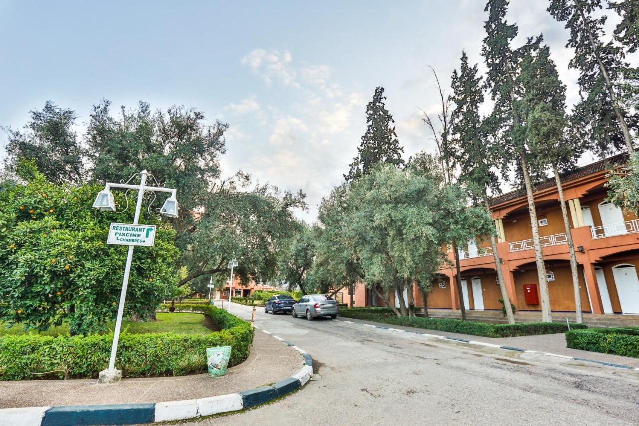 Hotel Complexe El Bassatine Beni Mellal Exterior foto
