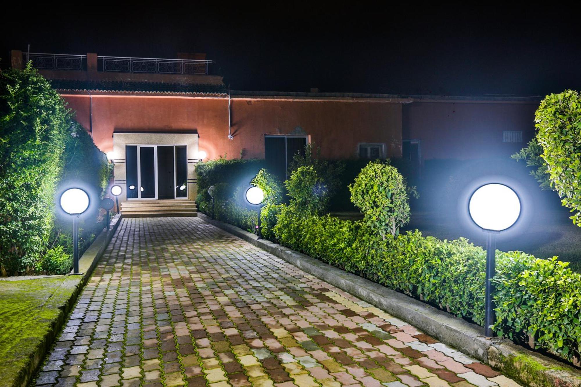 Hotel Complexe El Bassatine Beni Mellal Exterior foto
